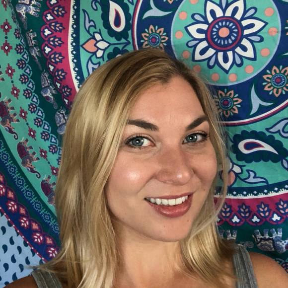 Meet your Posher, Liesl - Picture 2 of 3